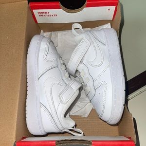 6c white Nike toddler shoes